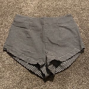 Urban Outfitters Checkered  Gingham Shorts SIZE 6